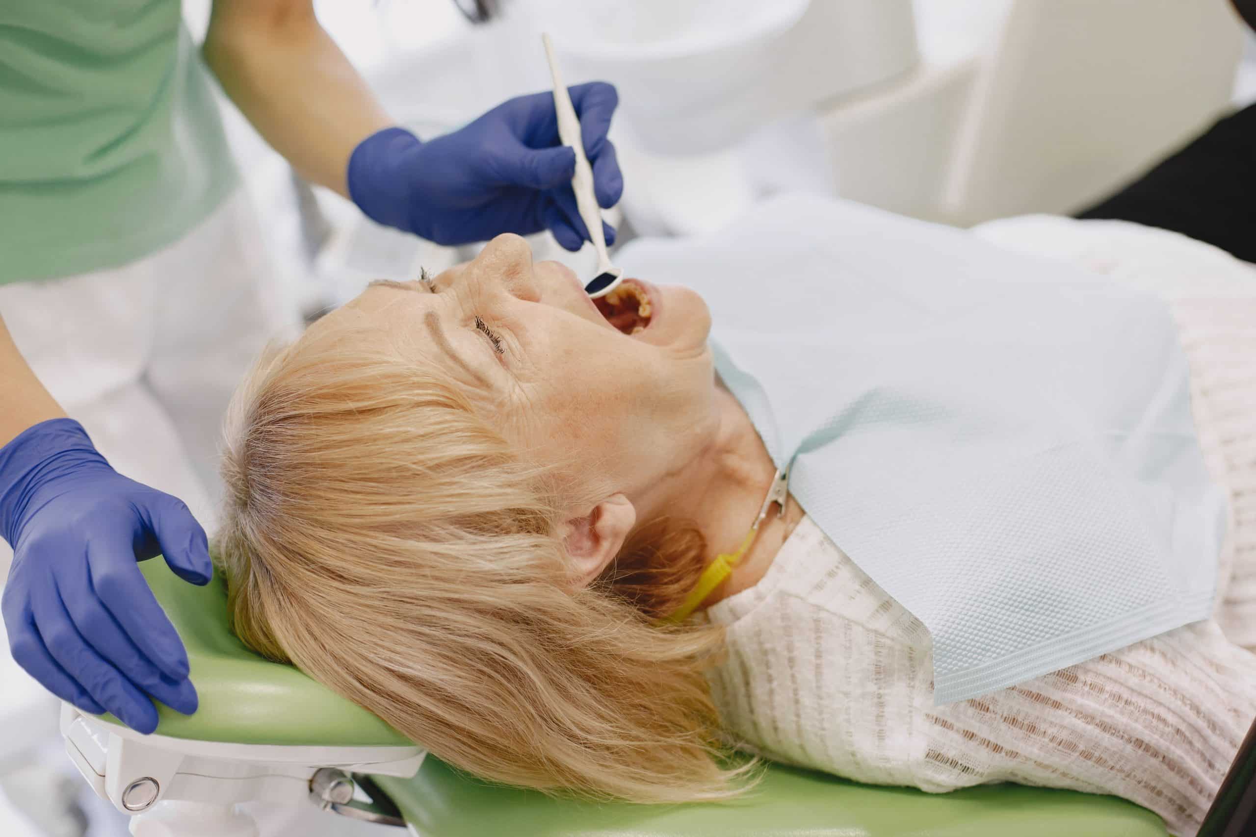 Bruxisme après 55 ans — grincement de dents nocturne — Dormez Zen